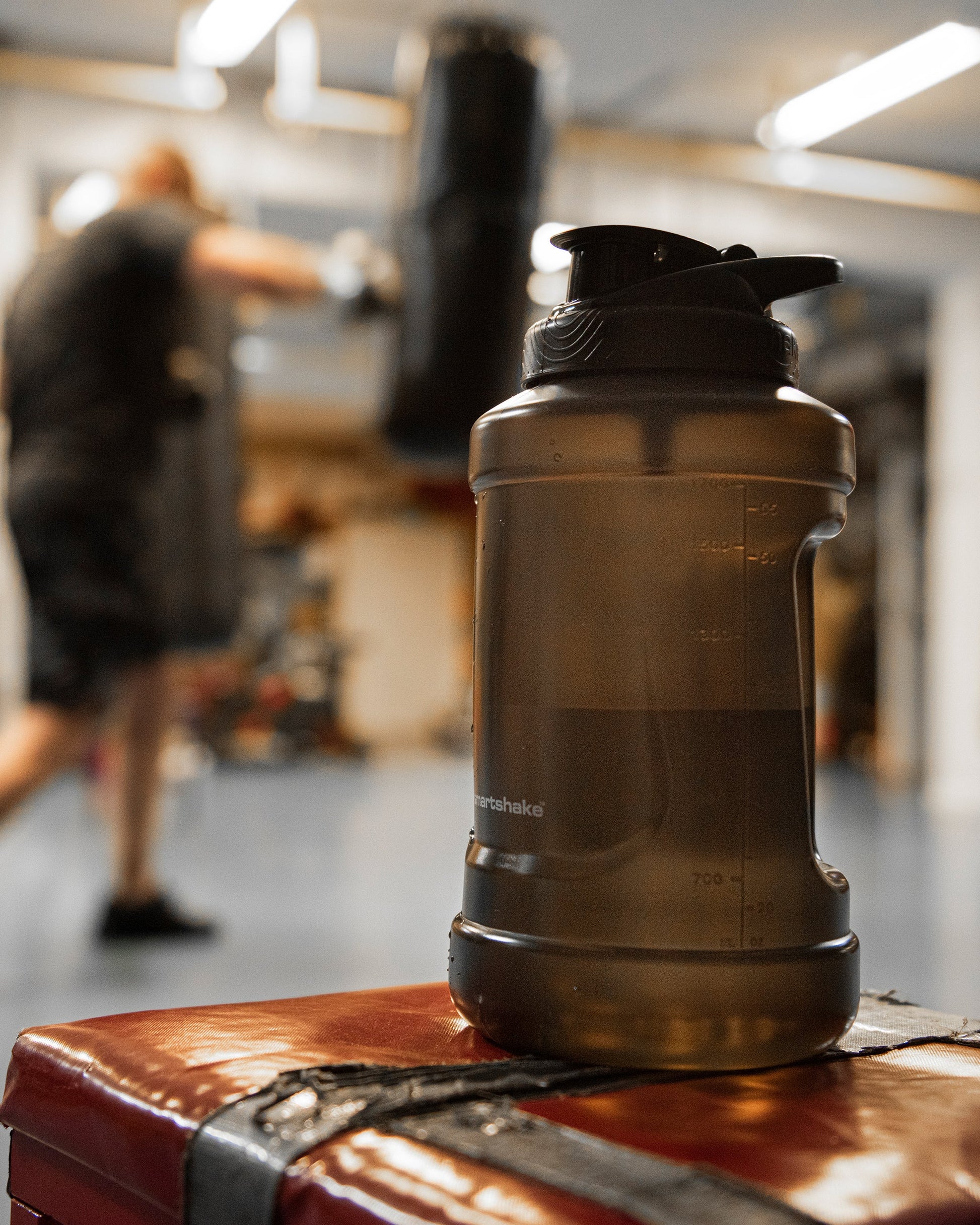 ultimate-jug-black-k1 Smartshake_Ultimate_Jug_black_lifestyle2w.jpg