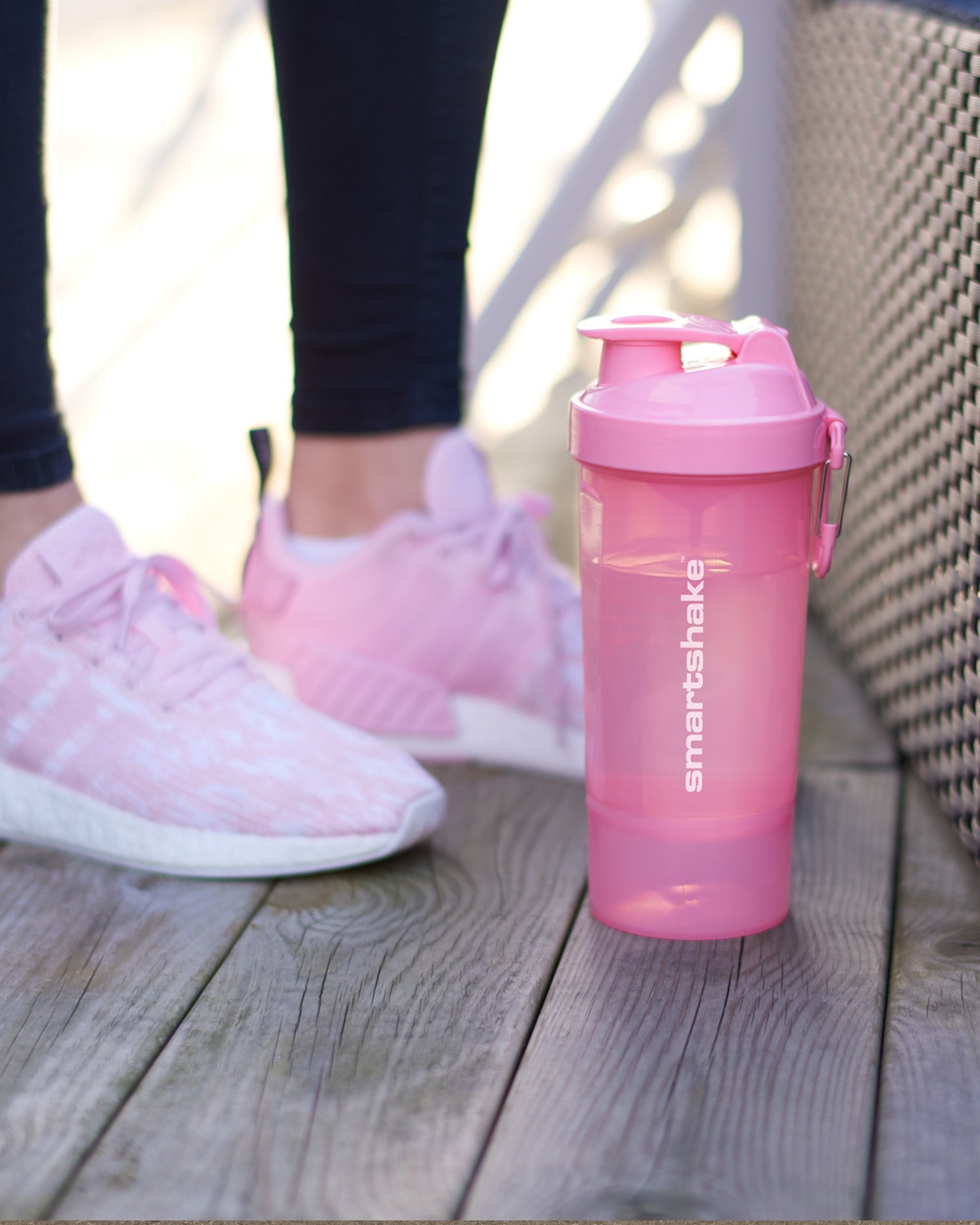 original2go-one-light-pink-s4 smartshake_02go_pink_lifestyle.jpg